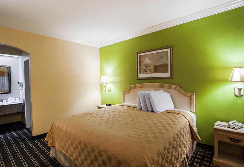 Hotel Econo Lodge Inn & Suites Memphis  | Memphis | Tennessee | United States 9