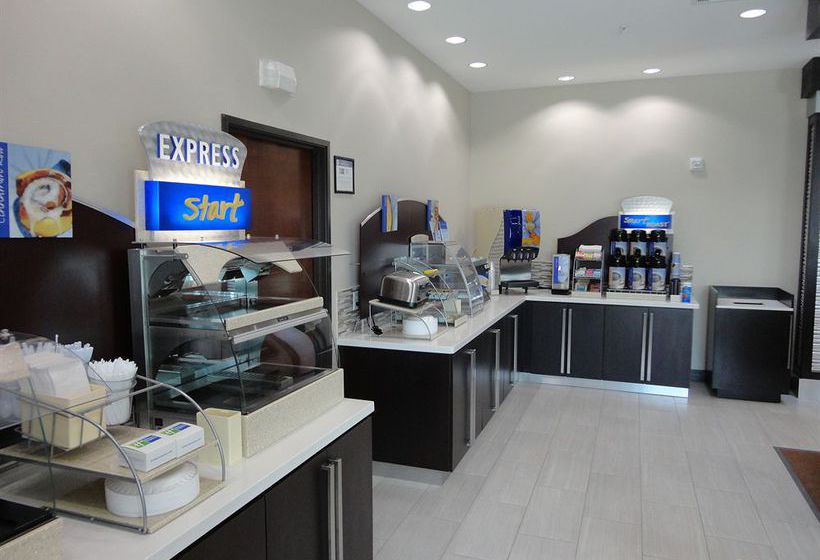 Hotel Holiday Inn Express Kenedy  | Kenedy | Texas | United States 11