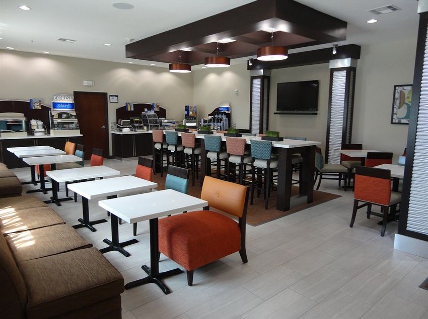 Hotel Holiday Inn Express Kenedy  | Kenedy | Texas | United States 5