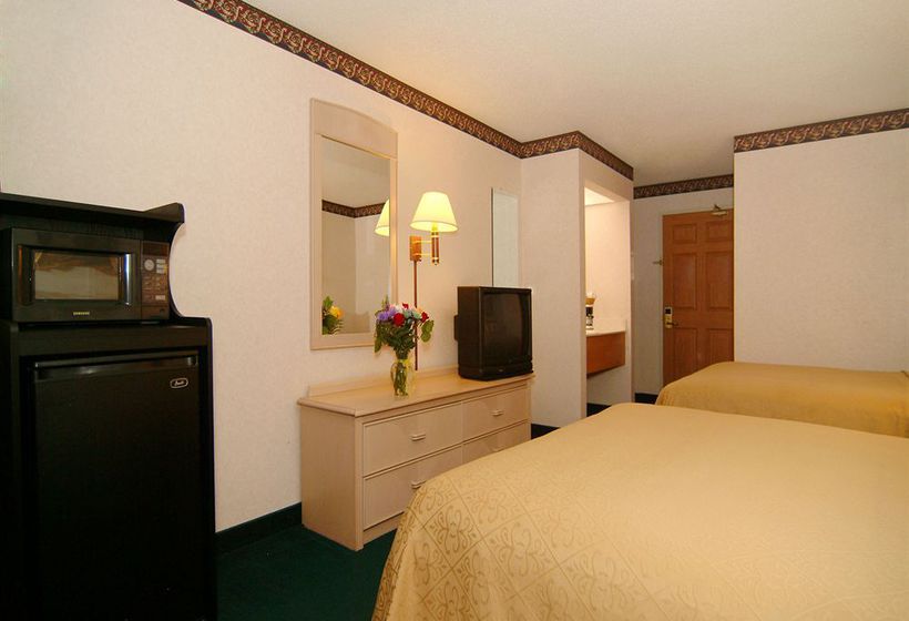 Hotel Collins Inn & Suites Cedar Rapids  | Cedar Rapids | Iowa | United States 4