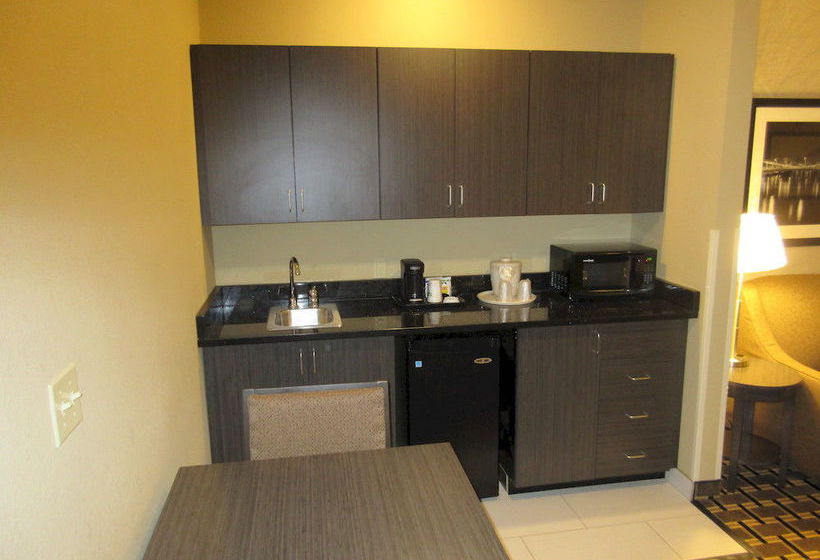 Hotel Holiday Inn Express & Suites Butler  | Butler | Pennsylvania | United States 8