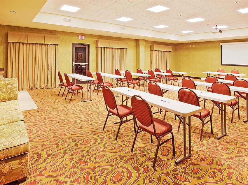 Holiday Inn Express Hotel & Suites Knoxville Clinton 