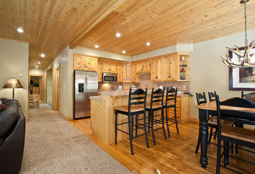 Hotel Resortquest At Deer Valley  | Park City | Utah | United States 13