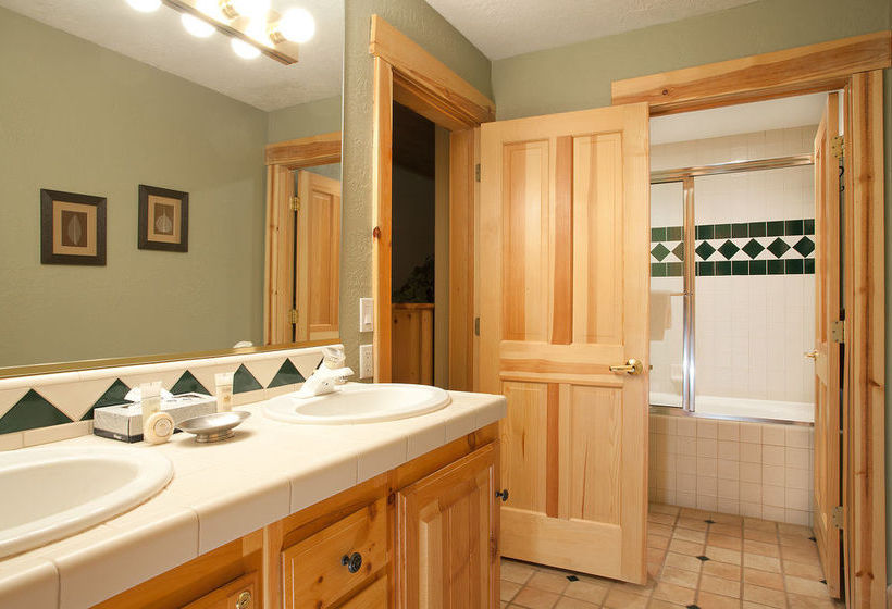 Hotel Resortquest At Deer Valley  | Park City | Utah | United States 4