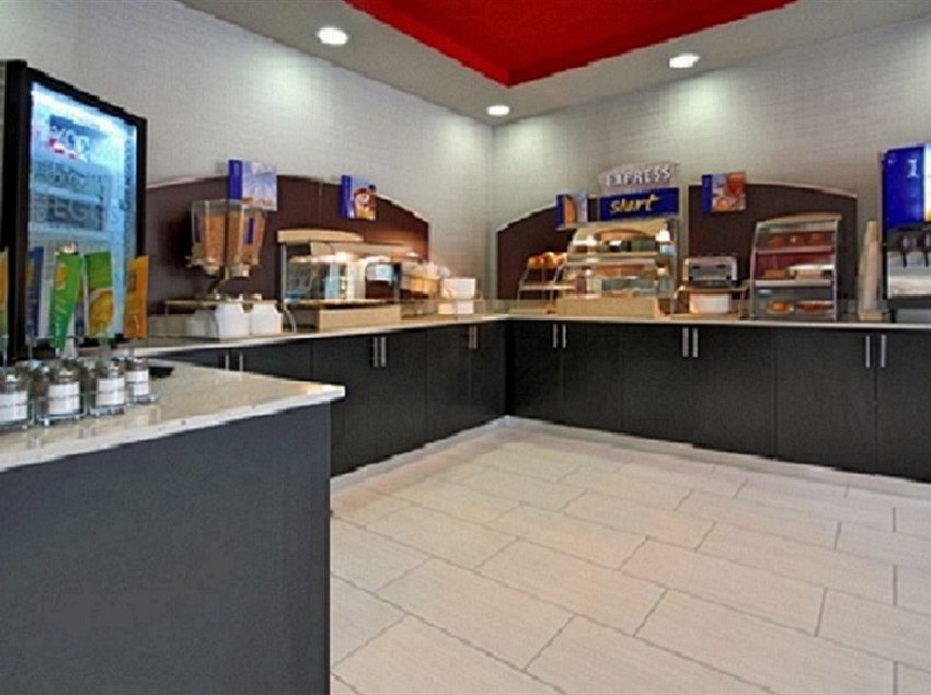 Hotel Holiday Inn Express and Suites Oklahoma City North  | Oklahoma City | Oklahoma | Estados Unidos 9