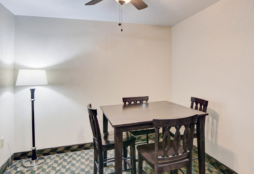 Hotel Comfort Suites Benbrook 