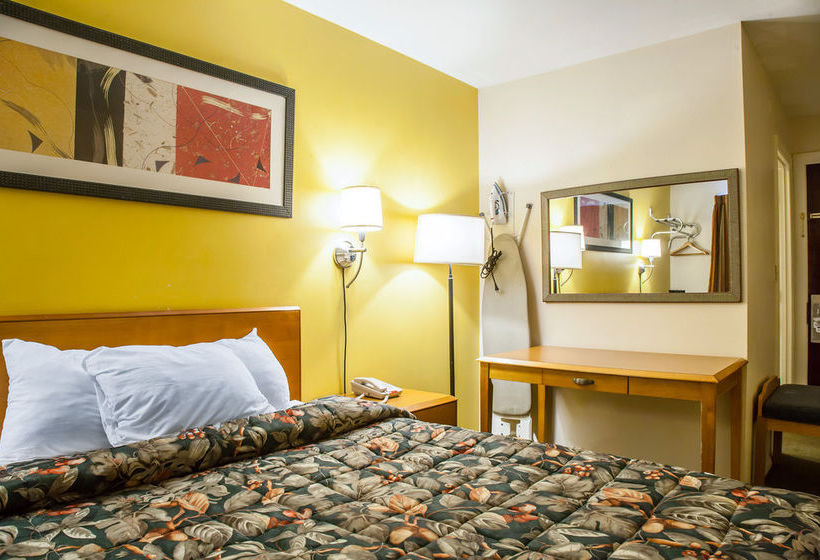 Motel Rodeway Inn Middletown  | Middletown | Rhode Island | United States 14