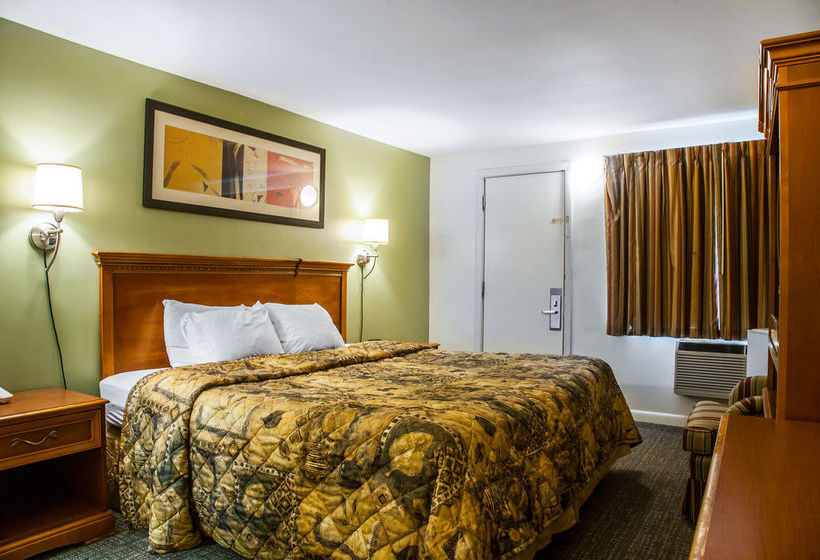 Motel Rodeway Inn Middletown  | Middletown | Rhode Island | United States 9