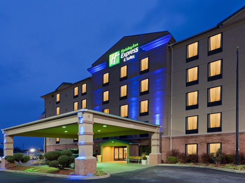 Holiday Inn Express Hotel & Suites Charleston Southridge