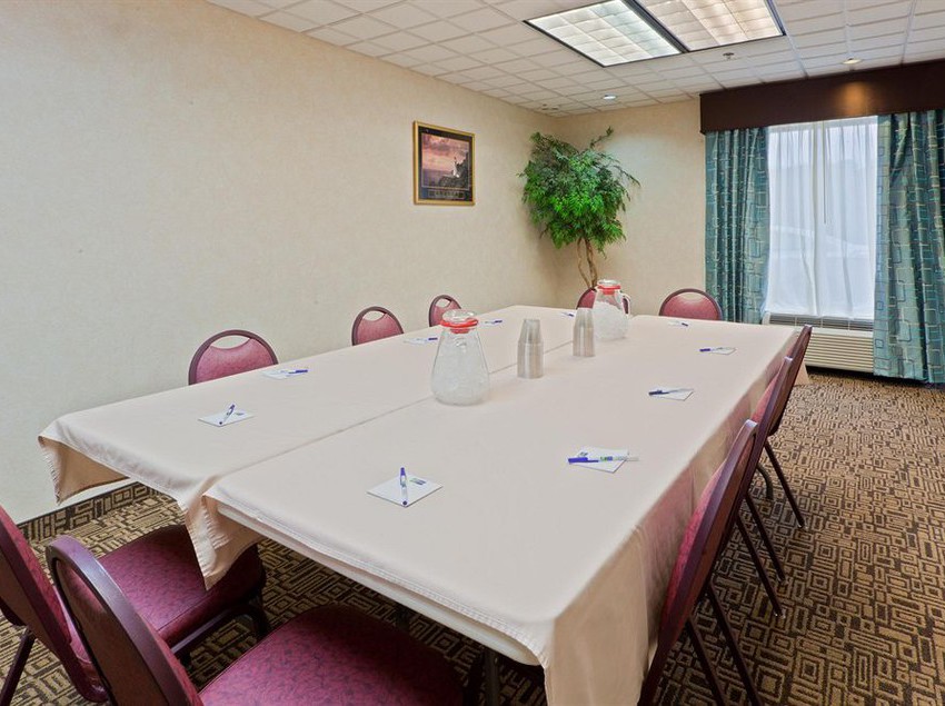Holiday Inn Express Hotel & Suites Charleston Southridge  | Charleston | West Virginia | United States 14