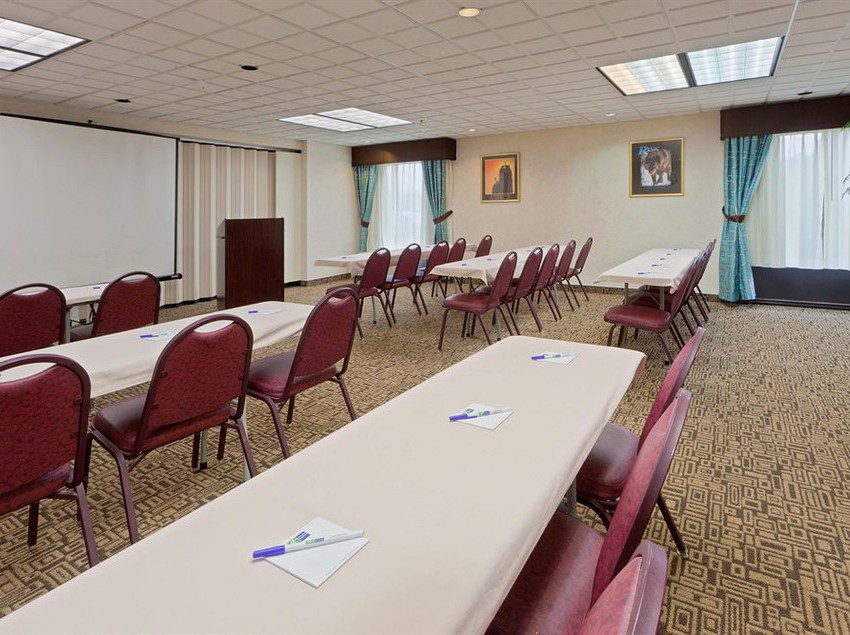 Holiday Inn Express Hotel & Suites Charleston Southridge  | Charleston | West Virginia | United States 16