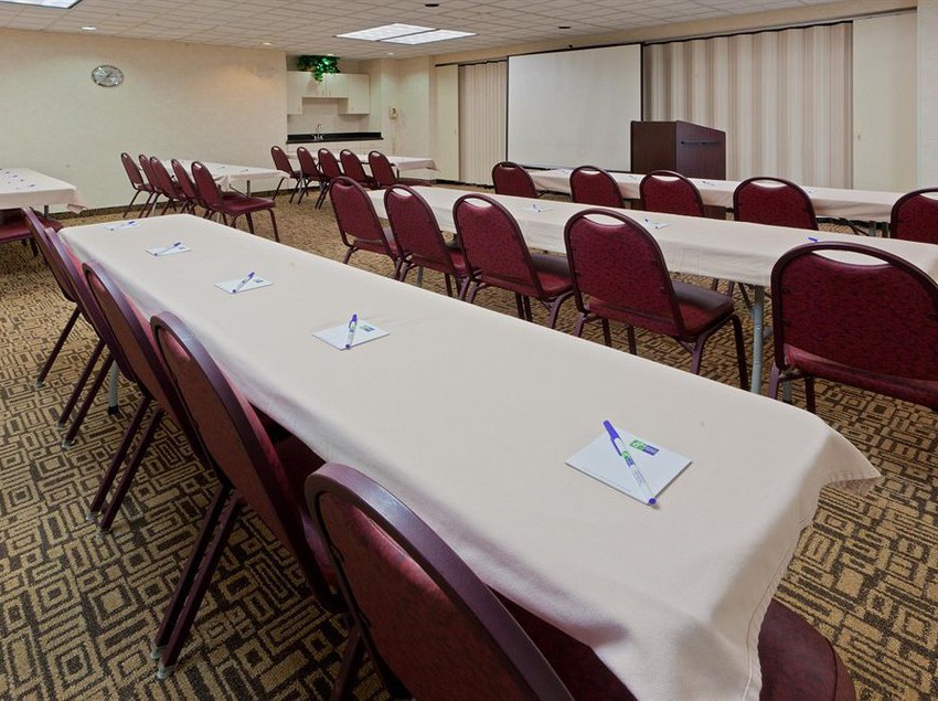 Holiday Inn Express Hotel & Suites Charleston Southridge  | Charleston | West Virginia | United States 17