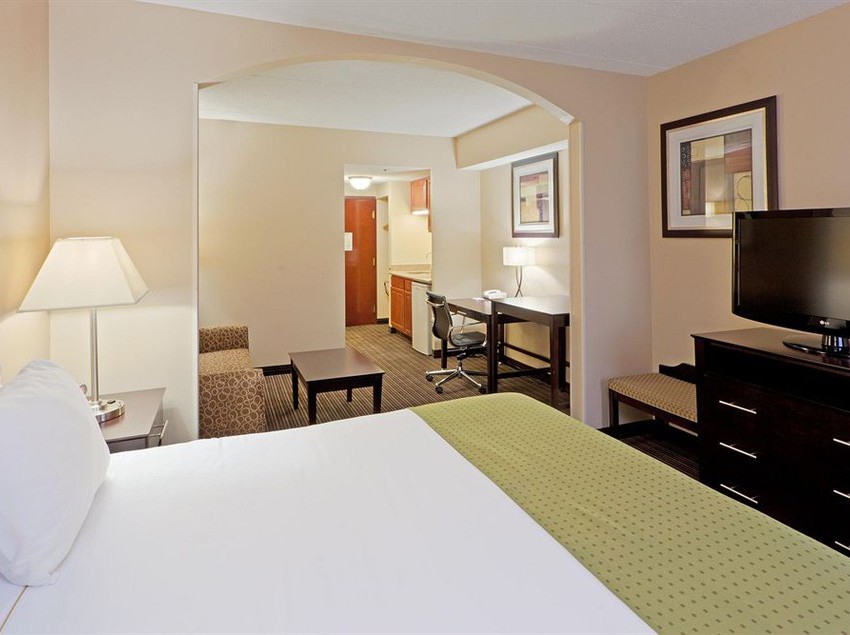 Holiday Inn Express Hotel & Suites Charleston Southridge  | Charleston | West Virginia | United States 18