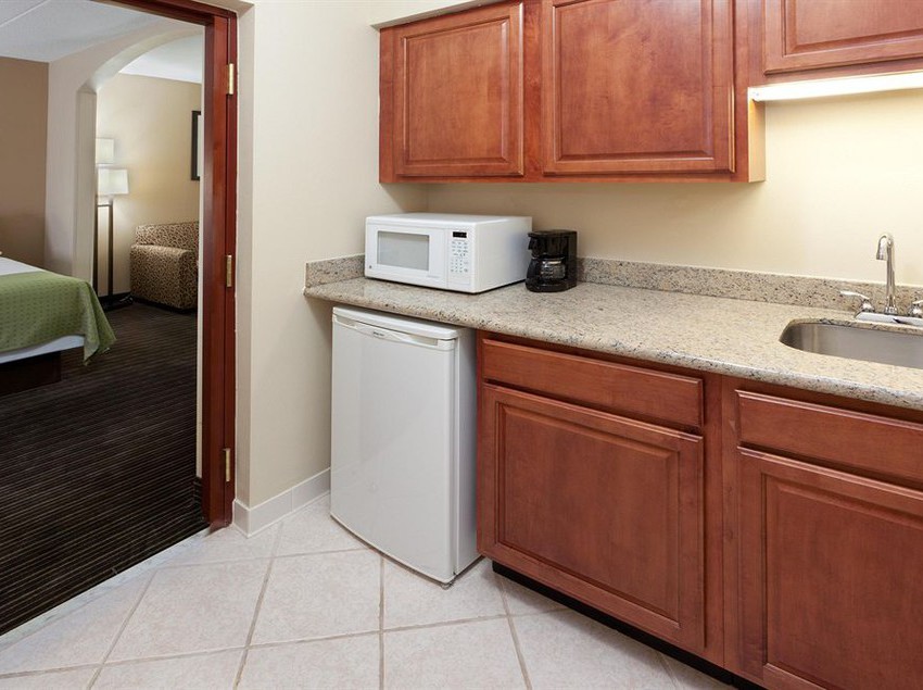 Holiday Inn Express Hotel & Suites Charleston Southridge  | Charleston | West Virginia | United States 3