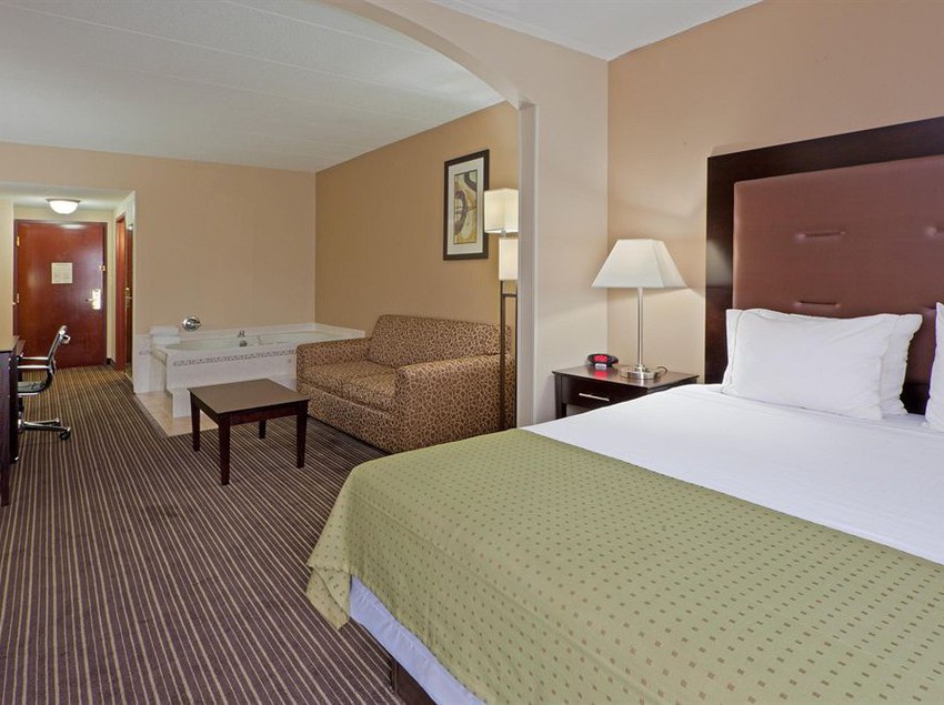 Holiday Inn Express Hotel & Suites Charleston Southridge  | Charleston | West Virginia | United States 4