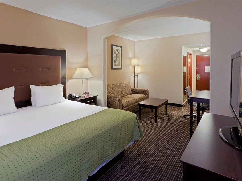 Holiday Inn Express Hotel & Suites Charleston Southridge  | Charleston | West Virginia | United States 6