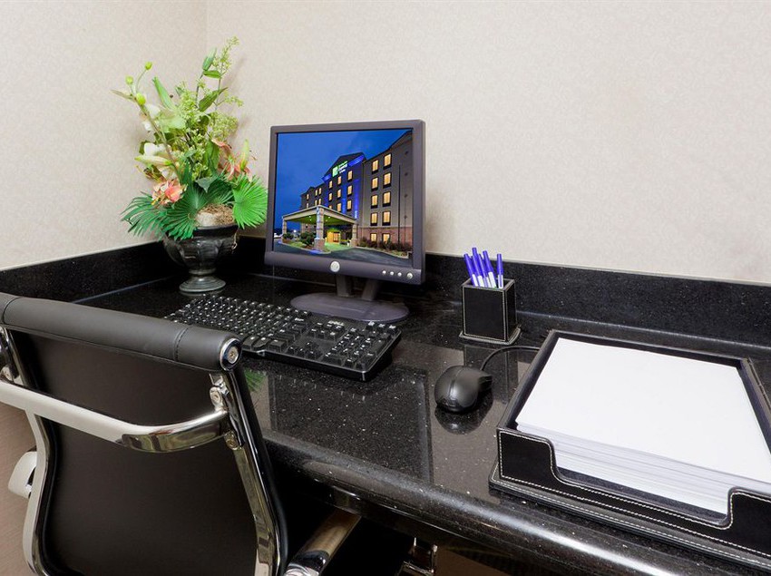 Holiday Inn Express Hotel & Suites Charleston Southridge  | Charleston | West Virginia | United States 8