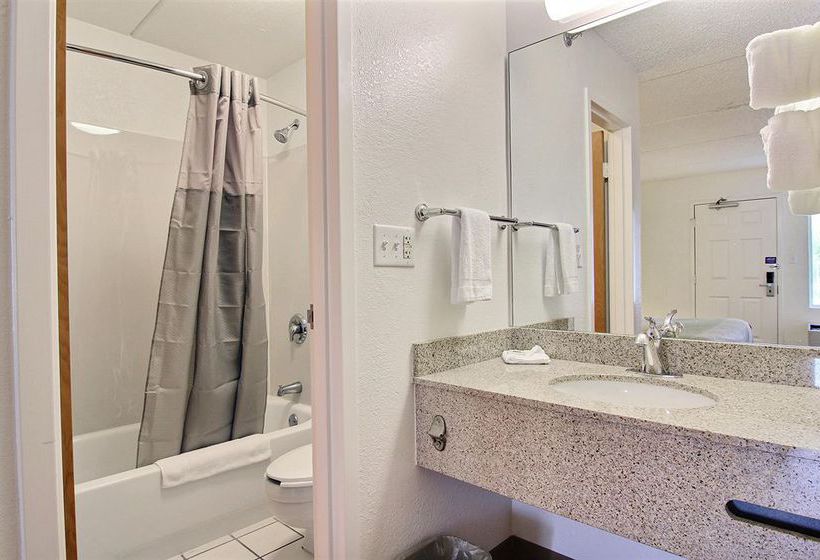 Motel 6 Cleveland - Willoughby  | Cleveland | Ohio | United States 15