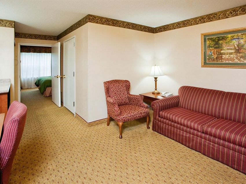 Hotel Country Inn & Suites By Carlson Waldorf