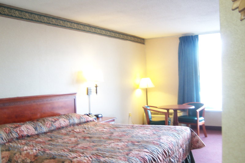 Hotel Americas Best Inns-clarksville 