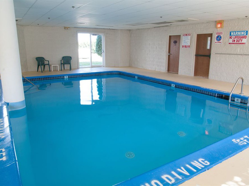 Hotel Charlevoix Inn And Suites  | Charlevoix | Michigan | United States 10