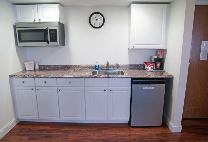 Hotel Charlevoix Inn And Suites  | Charlevoix | Michigan | United States 14