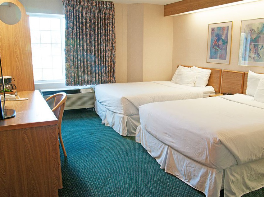 Hotel Charlevoix Inn And Suites  | Charlevoix | Michigan | United States 7