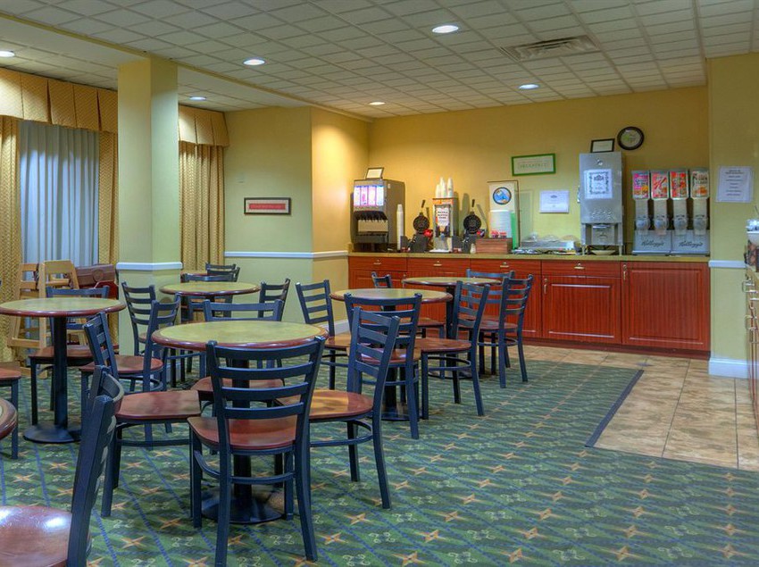 Hotel Country Inn & Suites By Carlson Fredericksburg South  | Fredericksburg | Virginia | United States 6