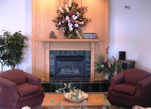 Hotel Crossings By Grandstay Inn And Suites 