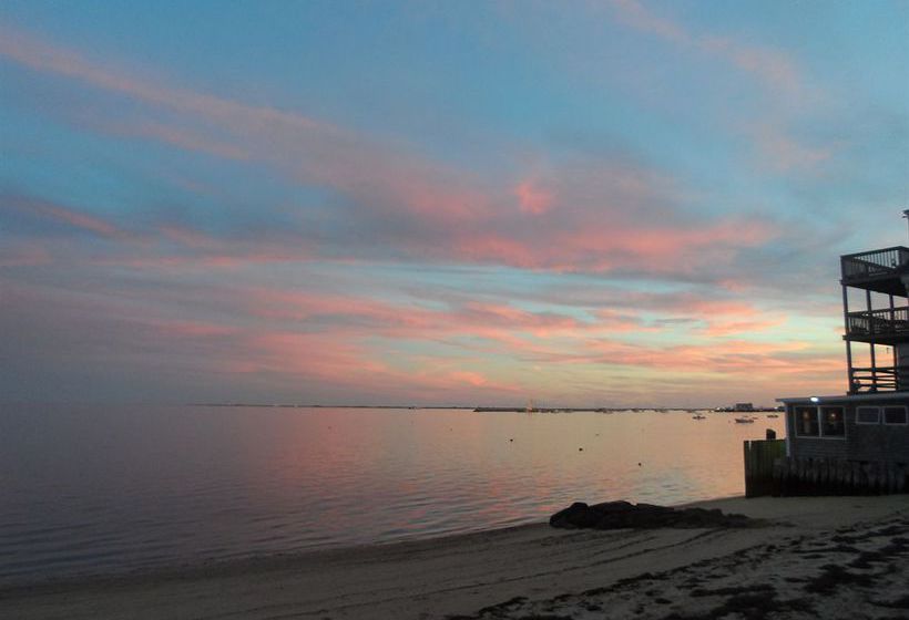 Surfside Hotel & Suites