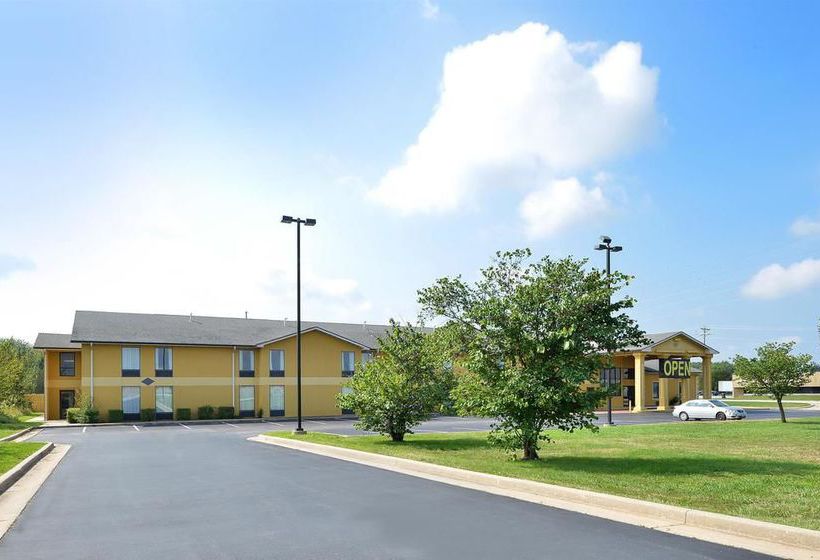 Hotel Americas Best Value Inn & Suites  | Mount Vernon | Missouri | United States 3