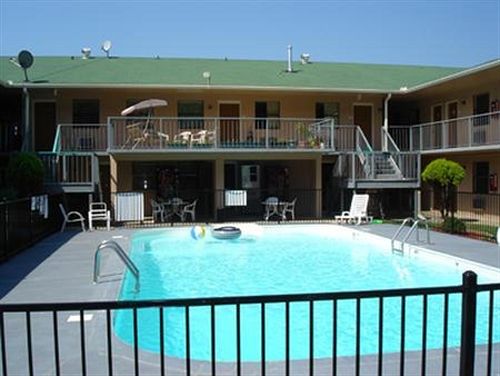 Hotel Americas Best Value Inn  | Malvern | Arkansas | United States 16