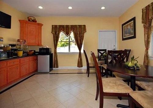 Hotel Scottish Inn and Suites Alvin  | Alvin | Texas | United States 13