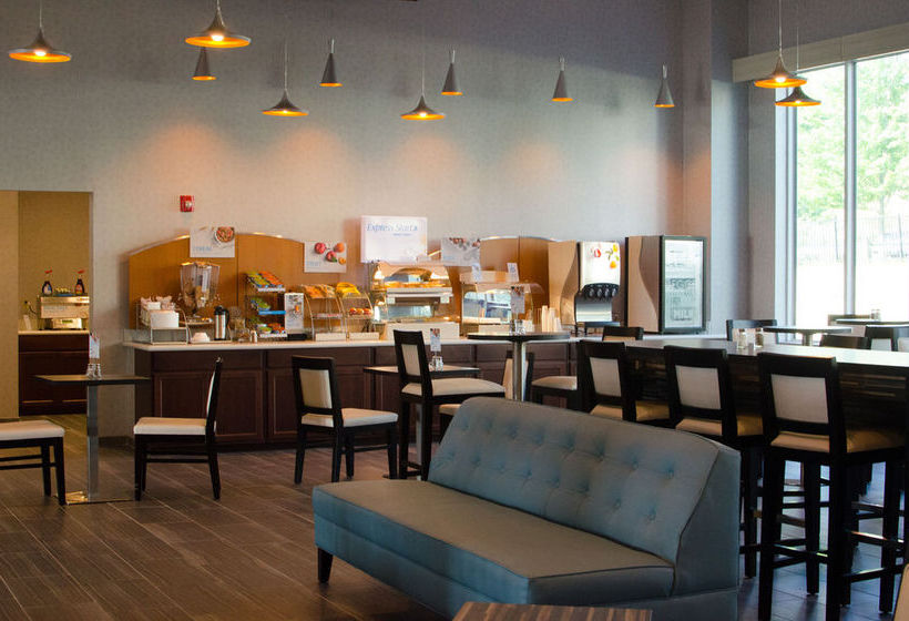 Hotel Holiday Inn Express Norwoodboston Area 