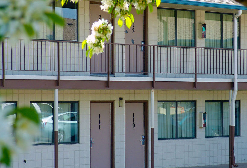 Hotel Quad City Inn  | Davenport | Iowa | United States 4