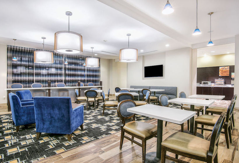 Hotel La Quinta Inn & Suites Karnes City 