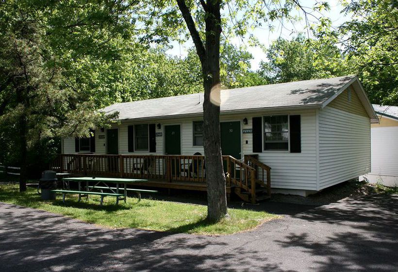 Chestnut Grove Resort 