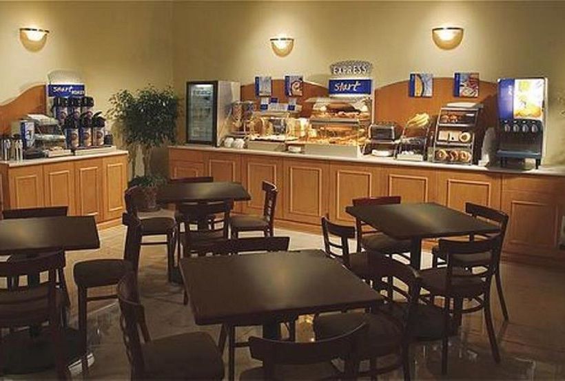 Hotel Holiday Inn Express & Suites Lebanon  | Lebanon | Virginia | United States 8