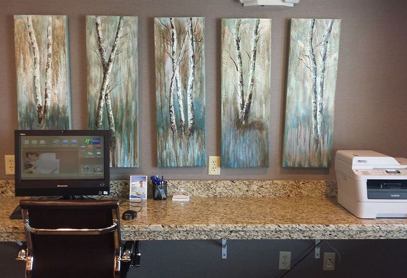 Hotel Holiday Inn Express & Suites Nevada  | Nevada | Missouri | United States 1