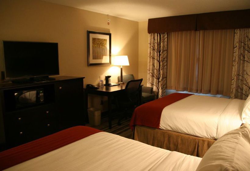 Hotel Holiday Inn Express & Suites Nevada  | Nevada | Missouri | United States 16
