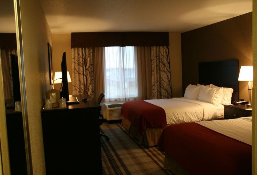 Hotel Holiday Inn Express & Suites Nevada  | Nevada | Missouri | United States 17