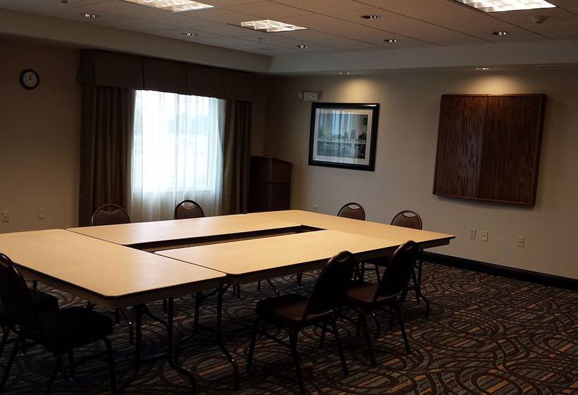 Hotel Holiday Inn Express & Suites Nevada  | Nevada | Missouri | United States 3