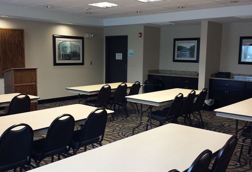 Hotel Holiday Inn Express & Suites Nevada  | Nevada | Missouri | United States 5