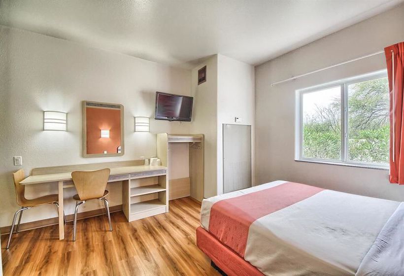 Motel 6 Mission  | Mission | Texas | United States 8