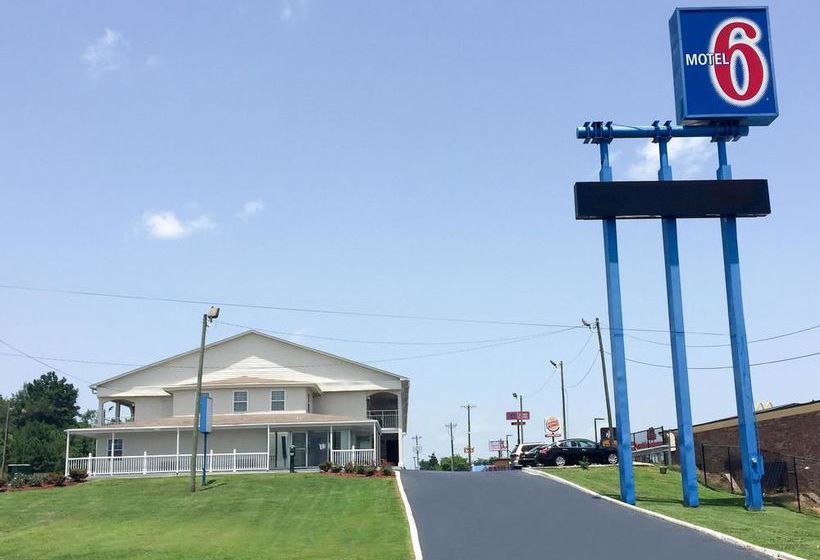 Motel 6 Commerce Georgia