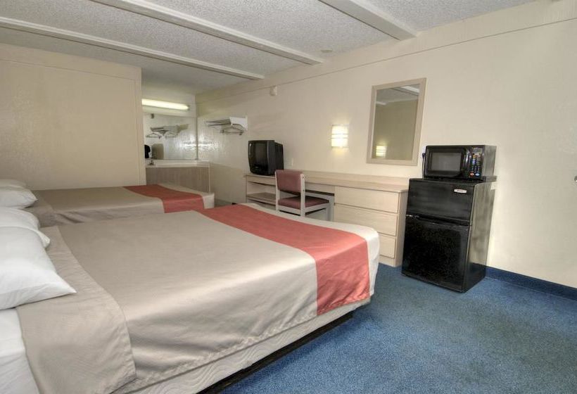 Motel 6 Asheville  | Asheville | North Carolina | United States 2