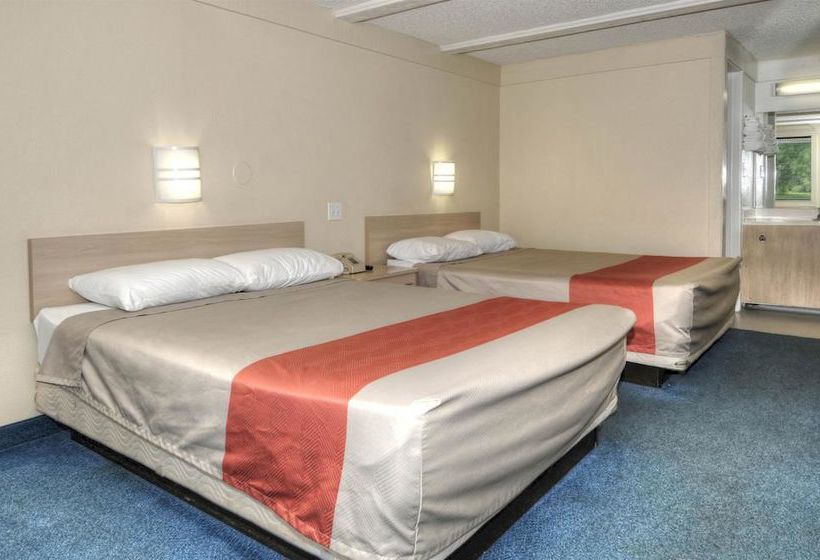 Motel 6 Asheville  | Asheville | North Carolina | United States 3