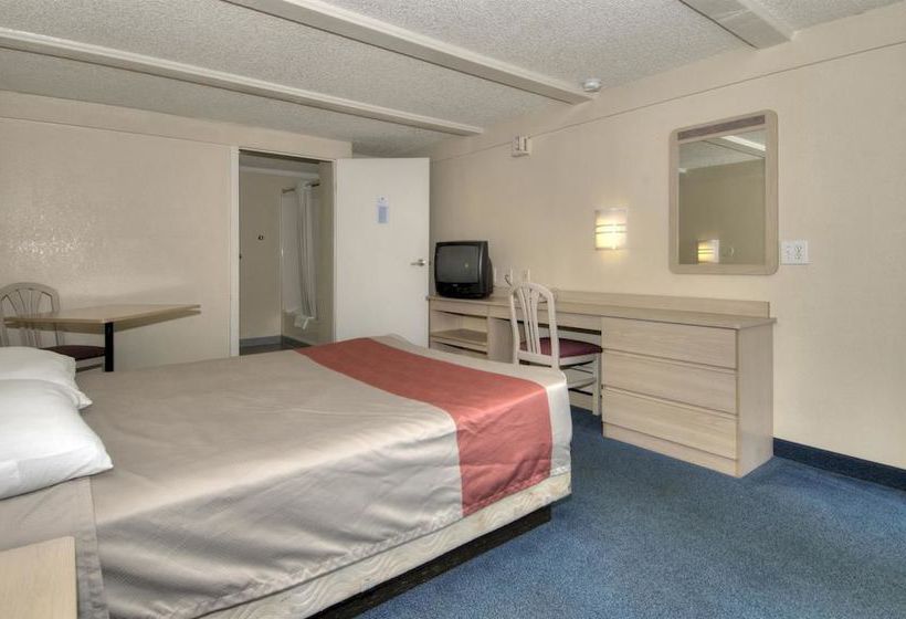 Motel 6 Asheville  | Asheville | North Carolina | United States 5