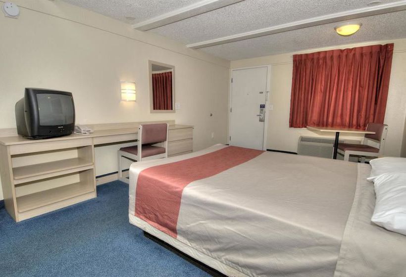 Motel 6 Asheville  | Asheville | North Carolina | United States 7