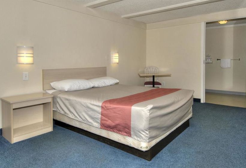 Motel 6 Asheville  | Asheville | North Carolina | United States 8